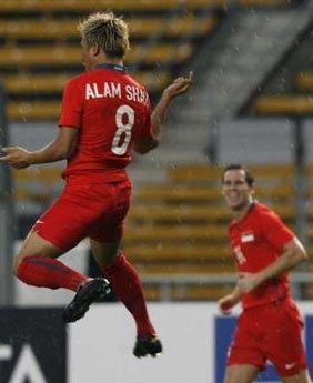 Singapore và Indonesia dễ dàng giành vé vào bán kết - 1 Singapore và Indonesia dễ dàng giành vé vào bán kết - 1