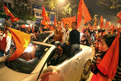 Biển người đêm không ngủ - 16