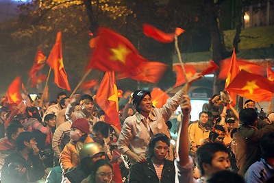 Biển người đêm không ngủ - 2