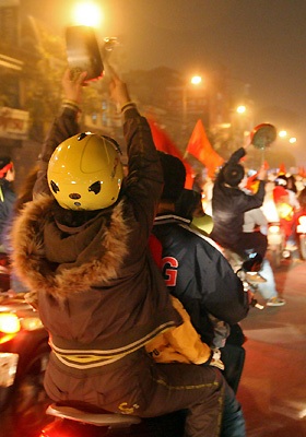 Biển người đêm không ngủ - 3