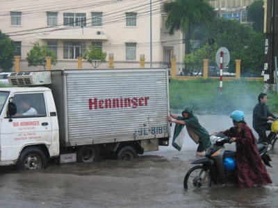 Giao thông hỗn loạn, công sở vắng bóng - 3 Giao thông hỗn loạn, công sở vắng bóng - 3