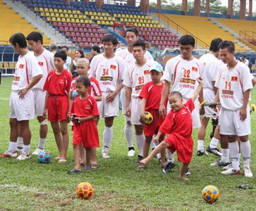 “Bàn thắng vàng” của ĐT Việt Nam trước AFF Cup 2008 - 2