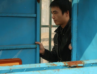 Ít người mua, nhiều sai phạm - 4