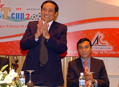 Lãnh đạo VFF vào cuộc đề phòng bạo lực tái diễn ở sân Vinh - 2 Lãnh đạo VFF vào cuộc đề phòng bạo lực tái diễn ở sân Vinh - 2