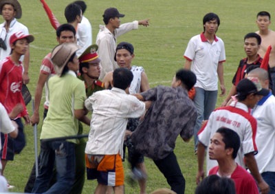 Xem sân Vinh chống bạo lực  - 1