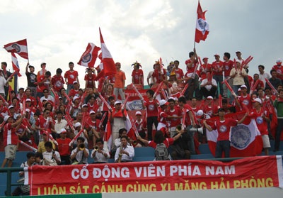 XM Hải Phòng yêu cầu CĐV “nói không” với pháo sáng - 1