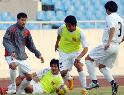 ĐT Việt Nam: Sẵn sàng đối mặt chủ nhà Trung Quốc - 1