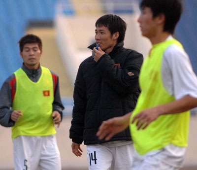 ĐT Việt Nam: Sẵn sàng đối mặt chủ nhà Trung Quốc - 2