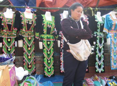 Đầu năm “xông” chợ biên giới Việt - Lào - 8