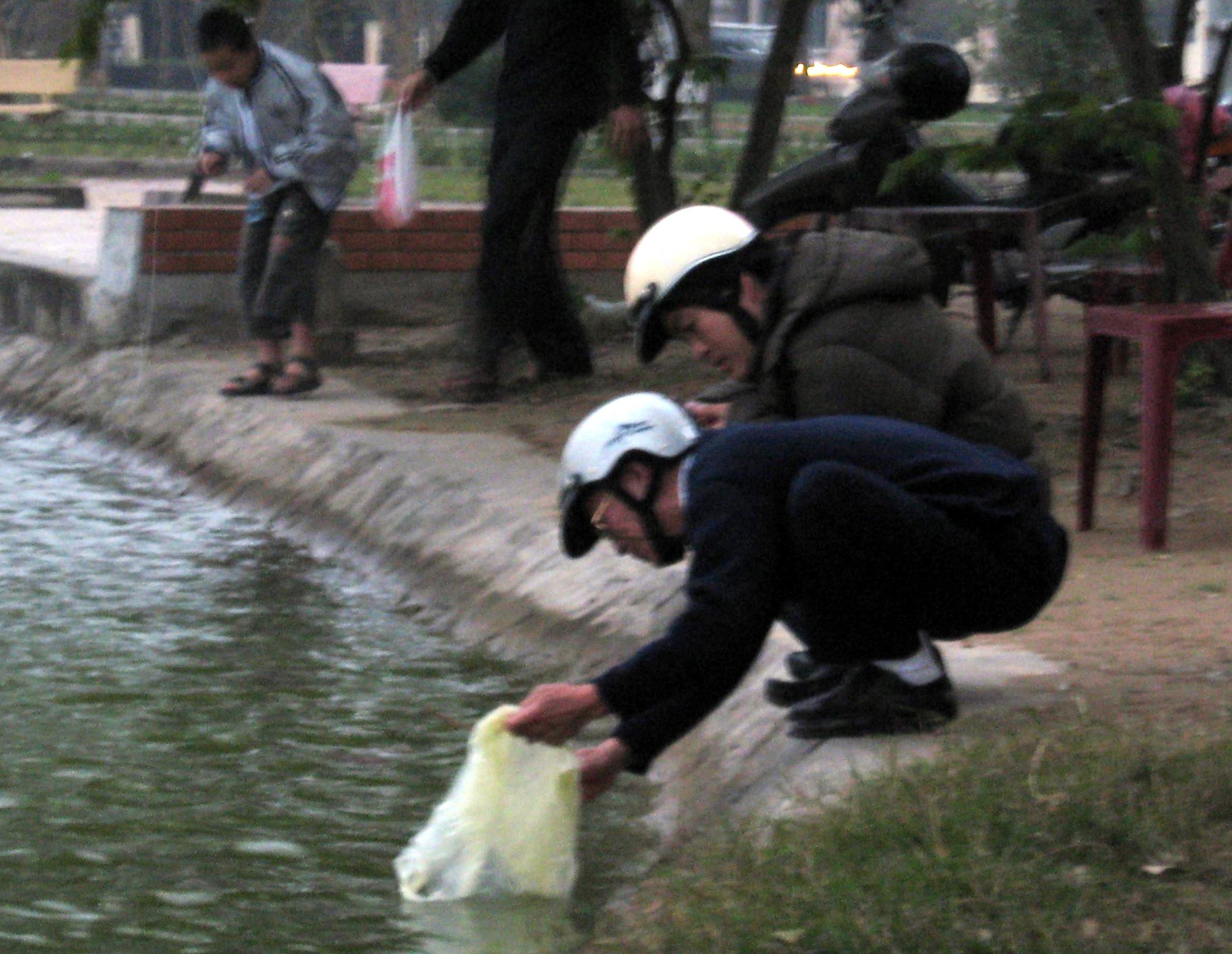 Ông Táo hối hả về trời - 3