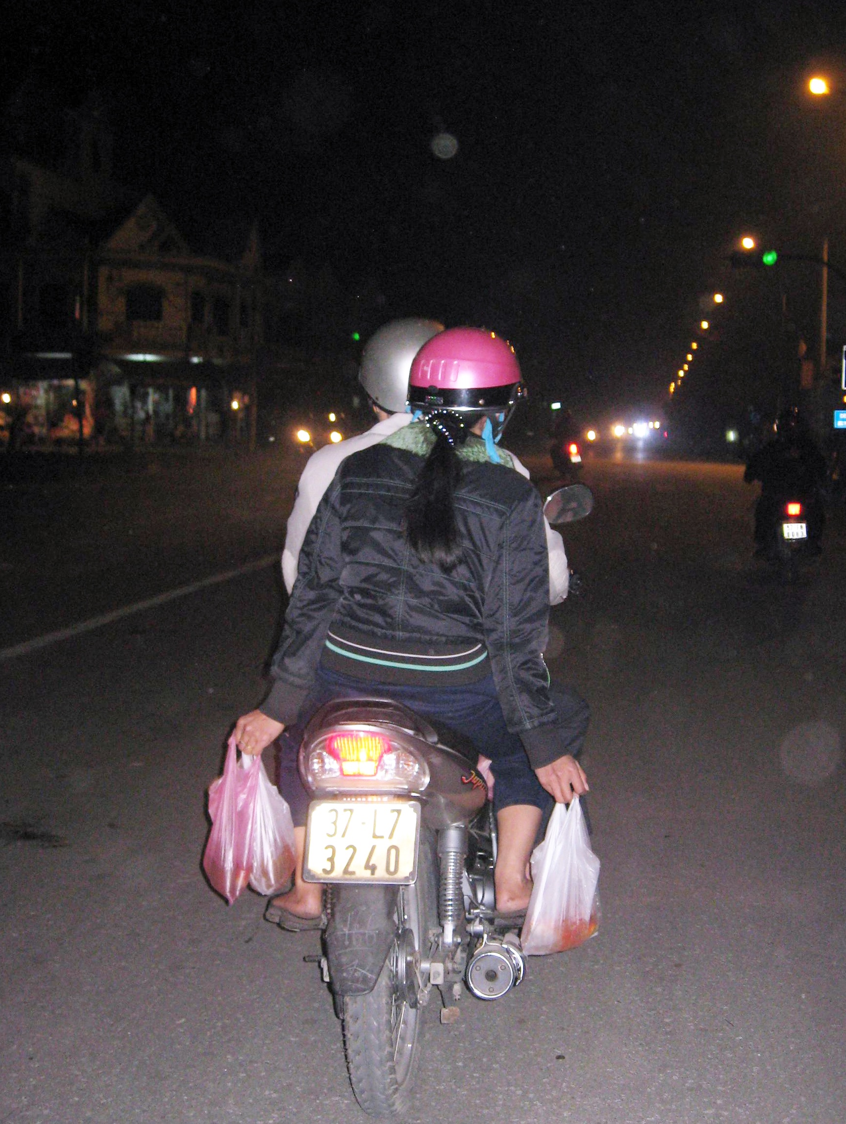 Ông Táo hối hả về trời - 2