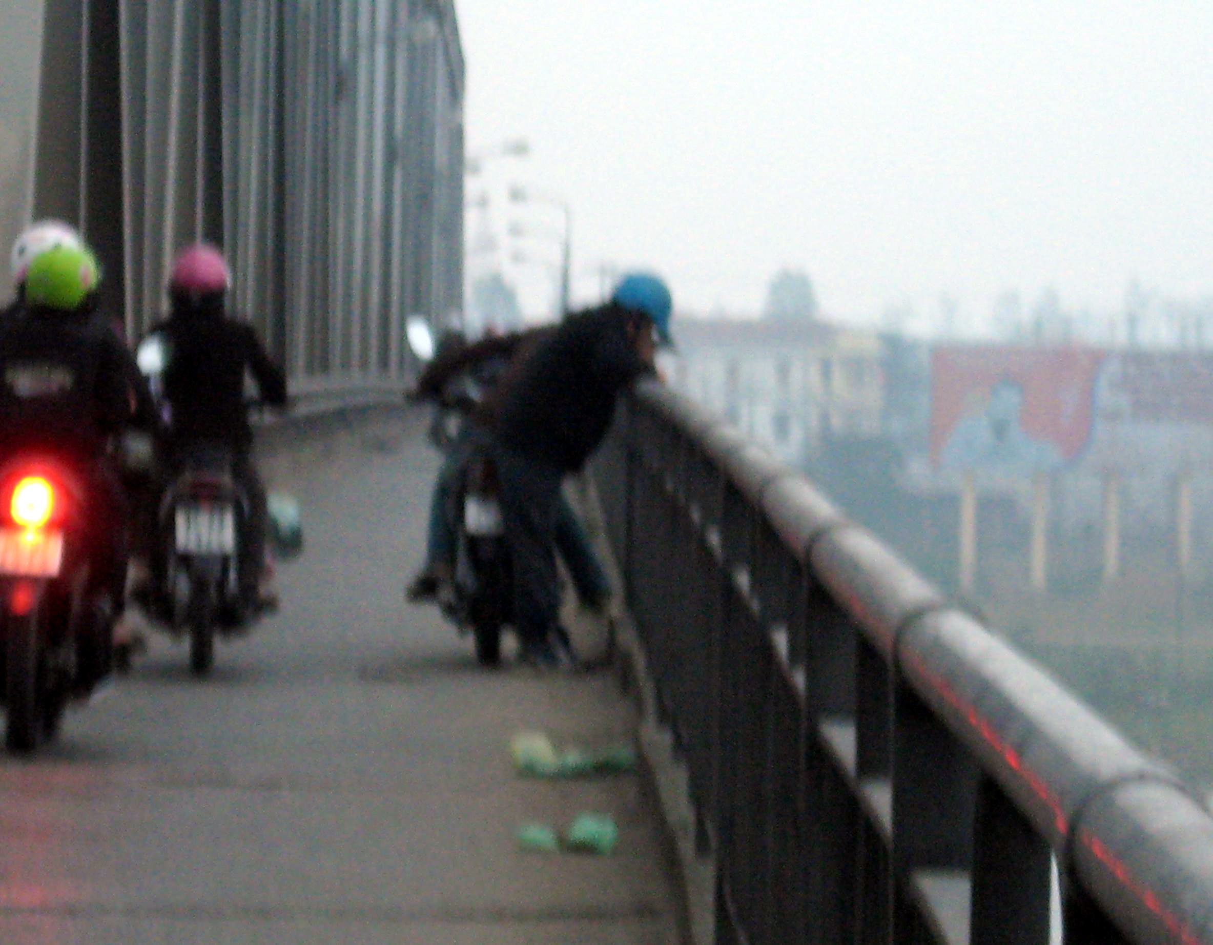 Ông Táo hối hả về trời - 1