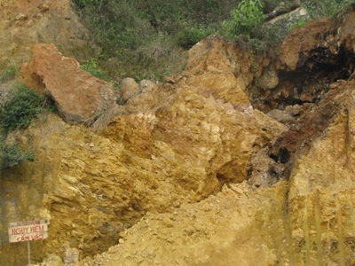 Viện Vật lý địa cầu tìm nguyên nhân gây nứt núi Thành - 7