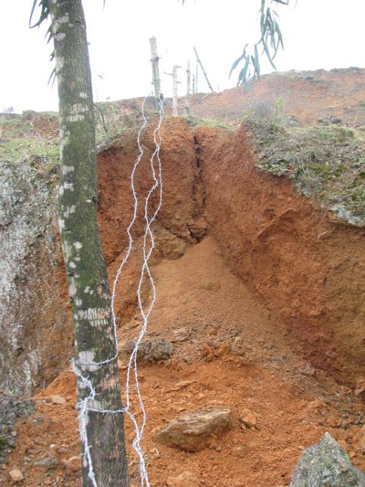 Viện Vật lý địa cầu tìm nguyên nhân gây nứt núi Thành - 6