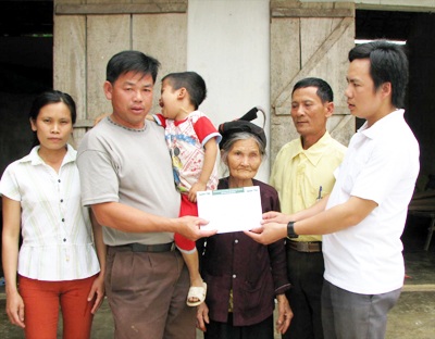 “Xin được ghi danh báo Dân trí vào sổ vàng của xã” - 2