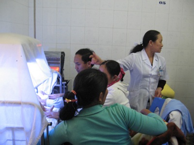 Trẻ vàng da tăng đột biến - 2 Trẻ vàng da tăng đột biến - 2