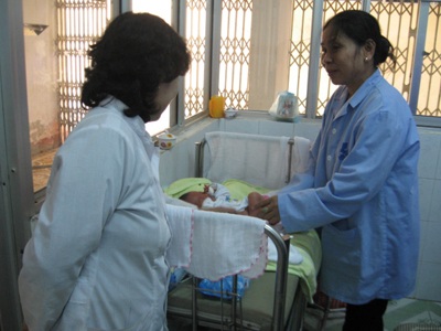 Trẻ vàng da tăng đột biến - 3 Trẻ vàng da tăng đột biến - 3