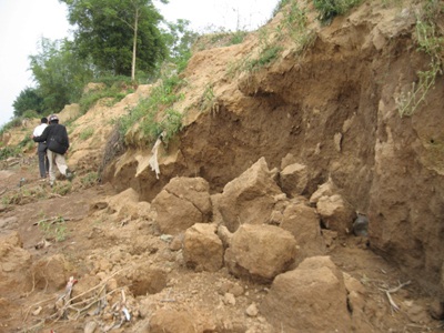 Sạt lở bờ sông Mã đe dọa gần 1.000 hộ dân - 2