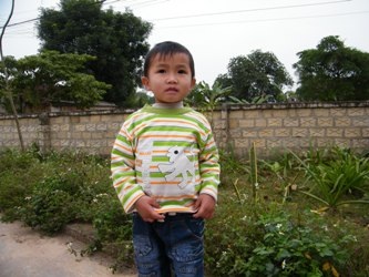 Cháu bé 3 tuổi không nói, đột nhiên biết đọc - 1