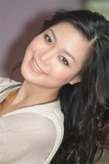 Chùm ảnh đầy ngẫu hứng của Hoa hậu Thuỳ Dung - 3