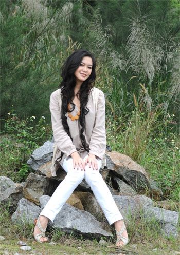 Chùm ảnh đầy ngẫu hứng của Hoa hậu Thuỳ Dung - 9