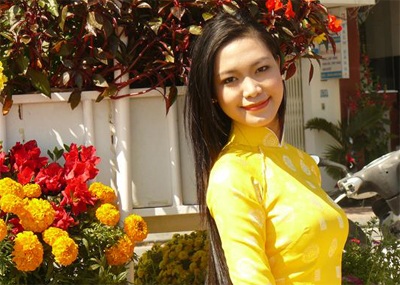 Chùm ảnh Hoa hậu Thuỳ Dung rực rỡ trong nắng xuân - 1 Chùm ảnh Hoa hậu Thuỳ Dung rực rỡ trong nắng xuân - 1