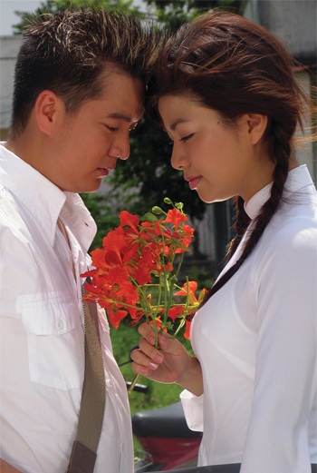 “Sốc” trước cảnh nóng của Đàm Vĩnh Hưng với Lý Nhã Kỳ... - 4 “Sốc” trước cảnh nóng của Đàm Vĩnh Hưng với Lý Nhã Kỳ... - 4