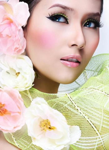 Hoàng Yến được đề cử thi Hoa hậu Hoàn vũ 2009 - 2