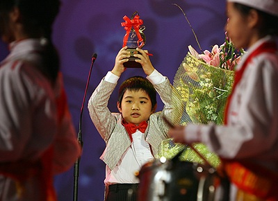 Đêm trao giải Bài hát Việt: “Con cò” vút bay! - 2 Đêm trao giải Bài hát Việt: “Con cò” vút bay! - 2