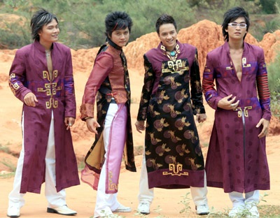 Cao Thái Sơn… “giả gái”! - 2 Cao Thái Sơn… “giả gái”! - 2