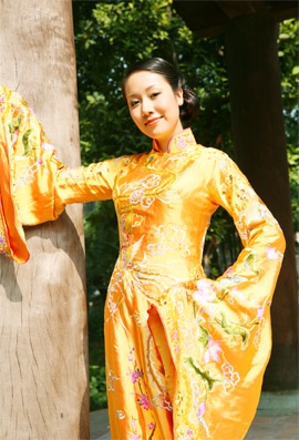 Hoa hậu Ngô Phương Lan về Việt Nam làm MC - 2