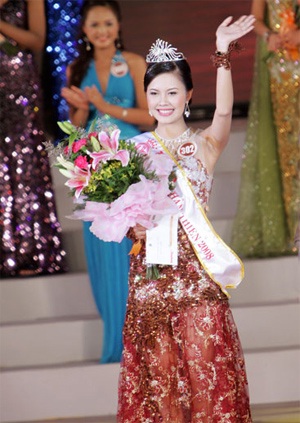 Đậu Hồng Phúc: Không muốn là một Hoa hậu đi học! - 1 Đậu Hồng Phúc: Không muốn là một Hoa hậu đi học! - 1