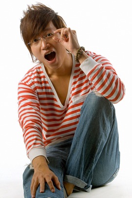 Sỹ Luân “te tua, bầm dập” vì đóng phim - 1 Sỹ Luân “te tua, bầm dập” vì đóng phim - 1