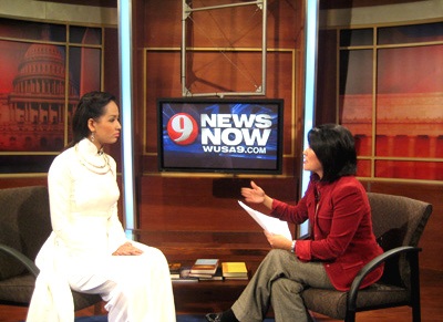 Mai Phương Thúy trả lời phỏng vấn truyền hình Mỹ - 1