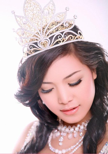 Hoa hậu Thuỳ Dung lên tiếng sau “scandal” vương miện  - 1