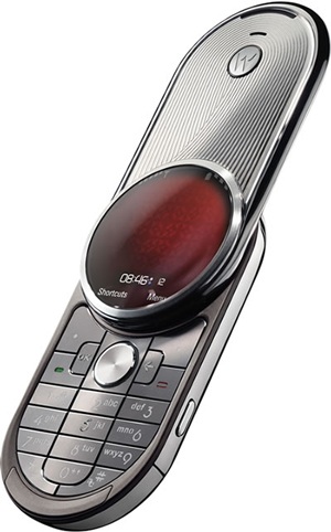 Điện thoại xa xỉ độc đáo giá 2.000 USD của Motorola - 2