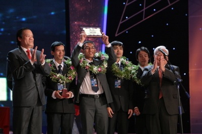 Chùm ảnh: Đêm trao giải cuộc thi Nhân tài Đất Việt 2008 - 9