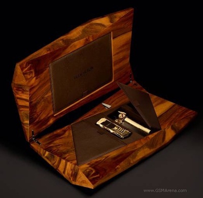 “Dế” siêu cấp đẹp nhất thế giới trị giá 500 triệu đồng - 1 “Dế” siêu cấp đẹp nhất thế giới trị giá 500 triệu đồng - 1