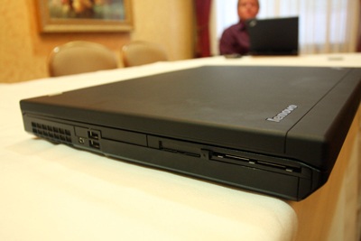 Cảm nhận ban đầu về “cỗ máy” Lenovo ThinkPad W700 - 11