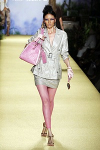 Baby Phat: Những cô gái mang phong cách sexy - 16