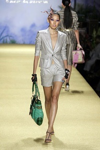 Baby Phat: Những cô gái mang phong cách sexy - 17