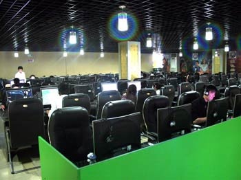 Làng game thiếu địa điểm chơi chuyên nghiệp - 1