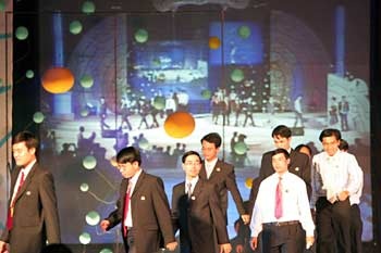 Chùm ảnh: Đêm trao giải Nhân tài Đất Việt 2006 - 1 Chùm ảnh: Đêm trao giải Nhân tài Đất Việt 2006 - 1