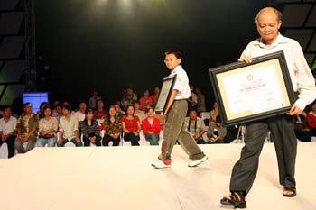 Chùm ảnh: Đêm trao giải Nhân tài Đất Việt 2006 - 7 Chùm ảnh: Đêm trao giải Nhân tài Đất Việt 2006 - 7