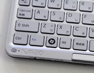 “Đập hộp” Sony Vaio P - 15