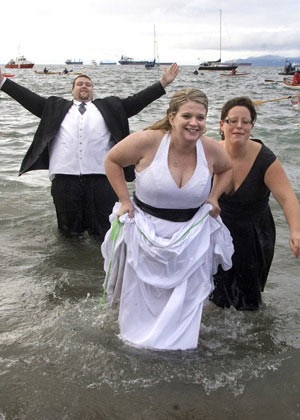 Chùm ảnh: Cuộc thi bơi lội trong nước lạnh buốt - 3 Chùm ảnh: Cuộc thi bơi lội trong nước lạnh buốt - 3