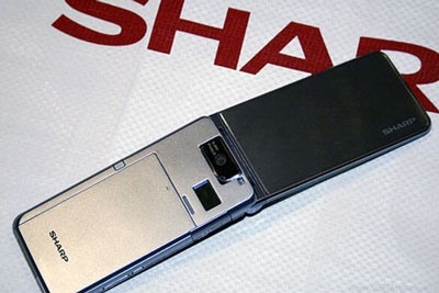 Sharp bước vào cuộc đua mobile 8 megapixel - 3