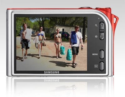 Những máy ảnh du lịch màn hình cực “bự” - 3