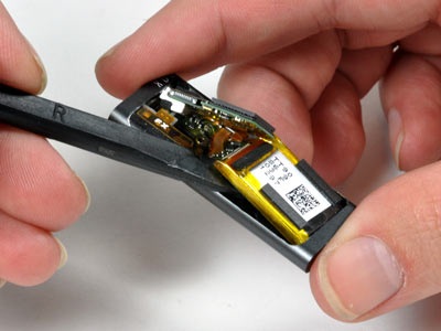 “Mổ xẻ” bí mật của máy nghe nhạc tí hon iPod Shuffle - 11 “Mổ xẻ” bí mật của máy nghe nhạc tí hon iPod Shuffle - 11