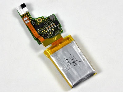 “Mổ xẻ” bí mật của máy nghe nhạc tí hon iPod Shuffle - 15 “Mổ xẻ” bí mật của máy nghe nhạc tí hon iPod Shuffle - 15